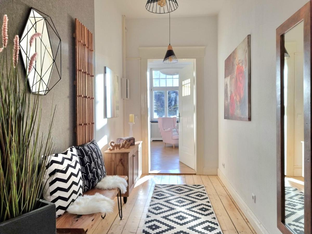 Charysma - Jugendstil Trifft Moderne, Schlafzimmer Mit Smart-Tv, Tischfussball, Darts, Parkplatz Hamelin Exteriér fotografie