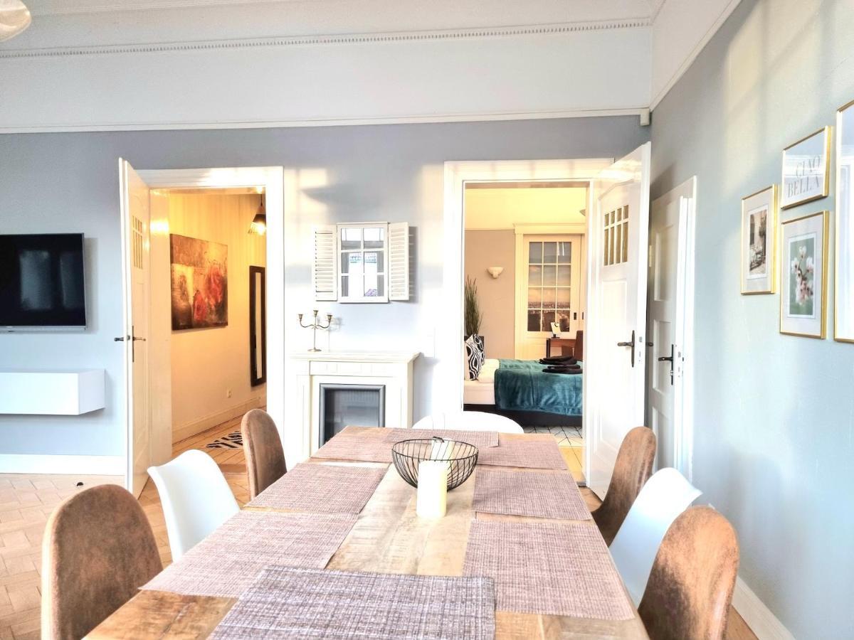 Charysma - Jugendstil Trifft Moderne, Schlafzimmer Mit Smart-Tv, Tischfussball, Darts, Parkplatz Hamelin Exteriér fotografie