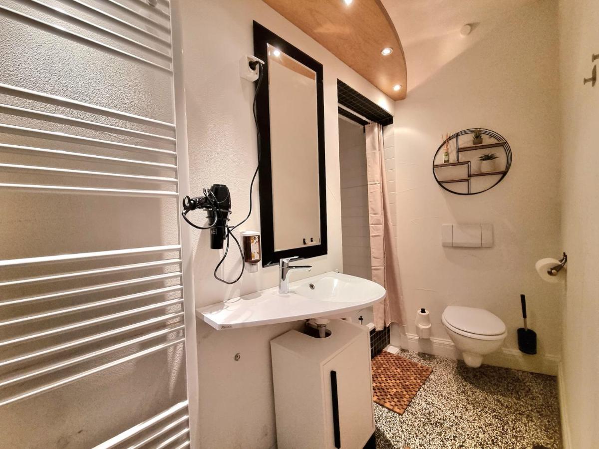 Charysma - Jugendstil Trifft Moderne, Schlafzimmer Mit Smart-Tv, Tischfussball, Darts, Parkplatz Hamelin Exteriér fotografie